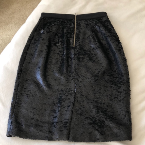 Banana Republic sequin skirt - Picture 5 of 7